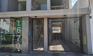 Cochera en venta Banfield Este centro a metros de la estacion