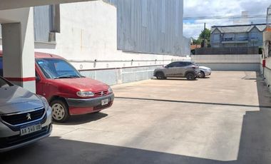 Cochera en venta Banfield Este centro a metros de la estacion