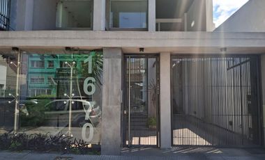 Cochera en venta Banfield Este centro a metros de la estacion