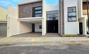 Casa en Venta Lomas Diamante | Alberca Cascada