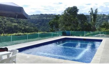 Finca con piscina en Anapoima