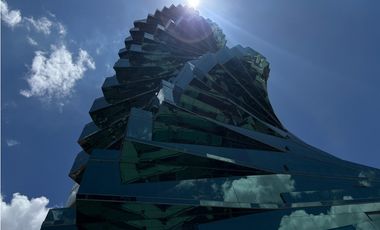 REVOLUTION F&F TOWER TORNILLO / MEZZANINE / TERRAZA / OFICINA 1122M