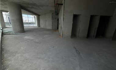 REVOLUTION F&F TOWER TORNILLO / MEZZANINE / TERRAZA / OFICINA 1122M