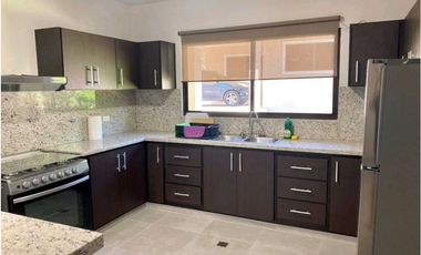 ALQUILER DE CASA EN ALGARROBOS RESIDENCIAL PRIVADO AMOBLADO