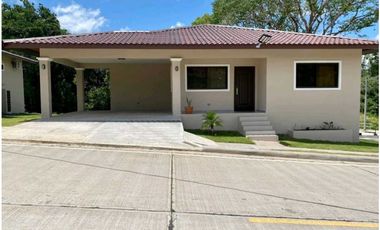 ALQUILER DE CASA EN ALGARROBOS RESIDENCIAL PRIVADO AMOBLADO