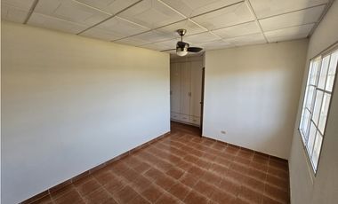 Venta/Alquiler de casa en Brisas de Guayacanes, Chitré