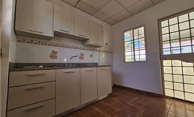 Venta/Alquiler de casa en Brisas de Guayacanes, Chitré