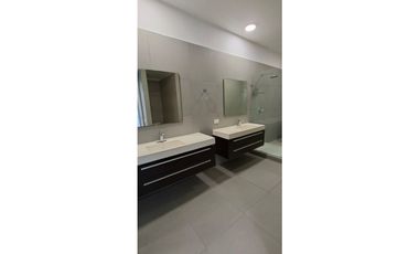 SE ALQUILA EN PH YACHT CLUB - AVENIDA BALBOA - AMOBLADO