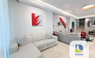Venta de casa en Santa María