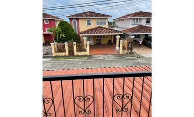 Casa en venta en Villas del Golf - Brisas del golf