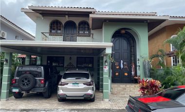 Casa en venta en Villas del Golf - Brisas del golf