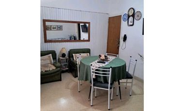 VENTA departamento ambiente y medio zona centro / Plaza Colon