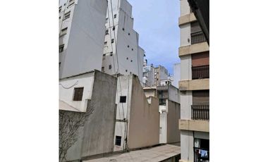 VENTA departamento ambiente y medio zona centro / Plaza Colon