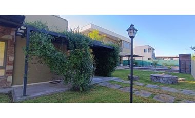 Casa en Venta La Yaya Quincho, Piscina y Vista Montaña