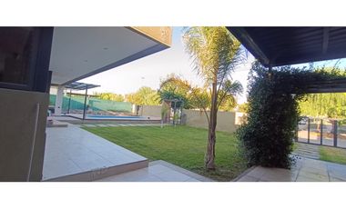 Casa en Venta La Yaya Quincho, Piscina y Vista Montaña