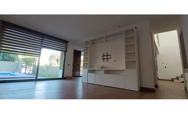 Casa en Venta La Yaya Quincho, Piscina y Vista Montaña