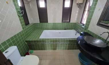3 Bedroom House for rent at Sinthavee Park