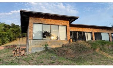 Casa campestre en condominio para la venta en Cerritos, Pereira!!!