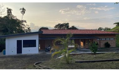 Casa campestre en condominio para la venta en Cerritos, Pereira!!!