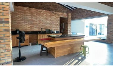 Casa campestre en condominio para la venta en Cerritos, Pereira!!!