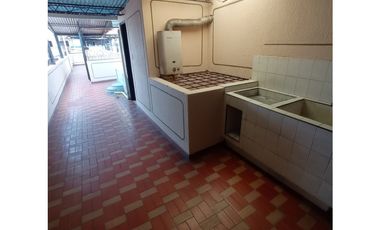 CASA EN VENTA PALMIRA CON LOCAL COMERCIAL 3 PISOS Y TERRAZA  TRINIDAD