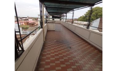 CASA EN VENTA PALMIRA CON LOCAL COMERCIAL 3 PISOS Y TERRAZA  TRINIDAD