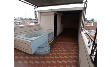 CASA EN VENTA PALMIRA CON LOCAL COMERCIAL 3 PISOS Y TERRAZA  TRINIDAD