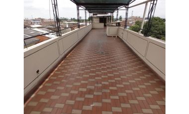 CASA EN VENTA PALMIRA CON LOCAL COMERCIAL 3 PISOS Y TERRAZA  TRINIDAD