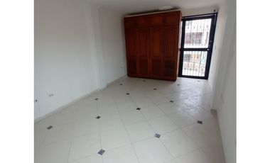CASA EN VENTA PALMIRA CON LOCAL COMERCIAL 3 PISOS Y TERRAZA  TRINIDAD