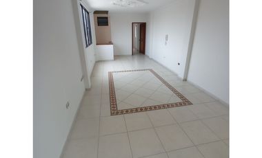 CASA EN VENTA PALMIRA CON LOCAL COMERCIAL 3 PISOS Y TERRAZA  TRINIDAD