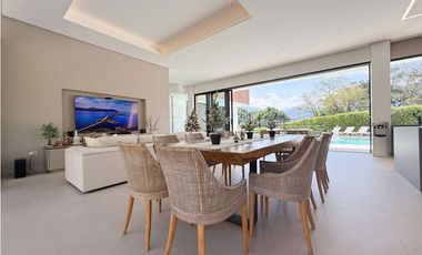 Casa para la venta en San Jerónimo, dentro de condominio