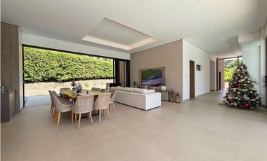 Casa para la venta en San Jerónimo, dentro de condominio