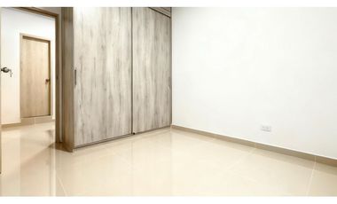 Casa remodelada de dos pisos en venta | Bosques de Morelia - Palmira