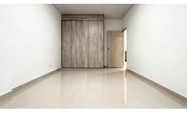 Casa remodelada de dos pisos en venta | Bosques de Morelia - Palmira