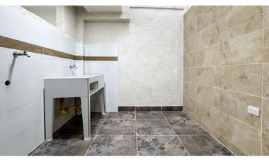 Casa remodelada de dos pisos en venta | Bosques de Morelia - Palmira