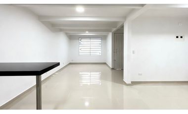 Casa remodelada de dos pisos en venta | Bosques de Morelia - Palmira