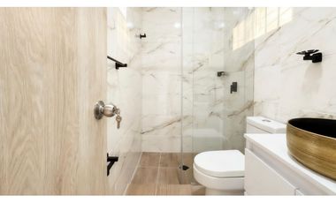 Casa remodelada de dos pisos en venta | Bosques de Morelia - Palmira