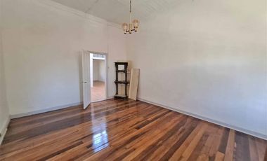 Casa en Venta en Orrego a pasos Av.Barros Arana