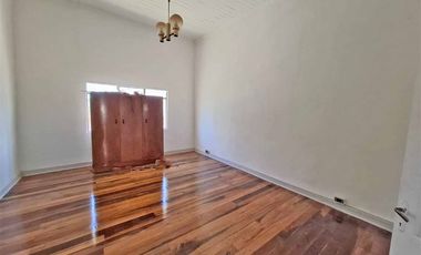 Casa en Venta en Orrego a pasos Av.Barros Arana
