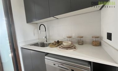 Casa en Arriendo en Nueva, en condominio urbano, 3 dormitorios + estar y subterráneo con jardín.