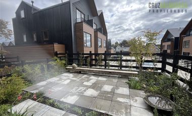 Casa en Arriendo en Nueva, en condominio cerrado con seguridad y área común, a pasos centro, colegios y comercio