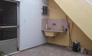 Casa en alquiler en Lanus Este