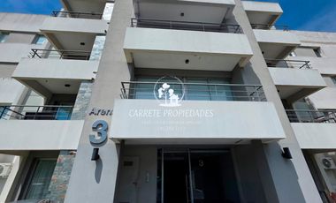 OPORTUNIDAD. Departamento en venta 2 amb. AMOBLADO c/ cochera. Lagoon Pilar.