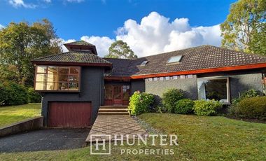 Casa en Venta en Carretera Austral con Regimiento, Pelluco