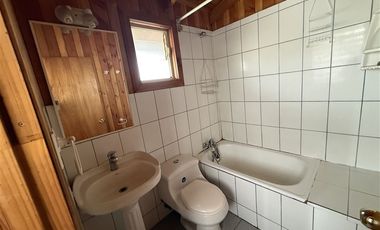 Casa en Arriendo en Casa en Altos del tepuel con 5 D y 3 B, Cercano a colegio y Supermercados