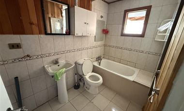 Casa en Arriendo en Casa en Altos del tepuel con 5 D y 3 B, Cercano a colegio y Supermercados