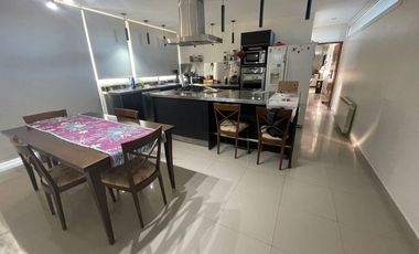 Casa en  barrio la isla