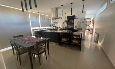 Casa en  barrio la isla