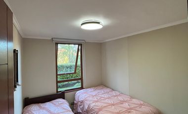 SE VENDE ACOGEDOR Y AMPLIO DPTO FRENTE AL LAGO VILLARICA