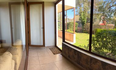 SE VENDE ACOGEDOR Y AMPLIO DPTO FRENTE AL LAGO VILLARICA